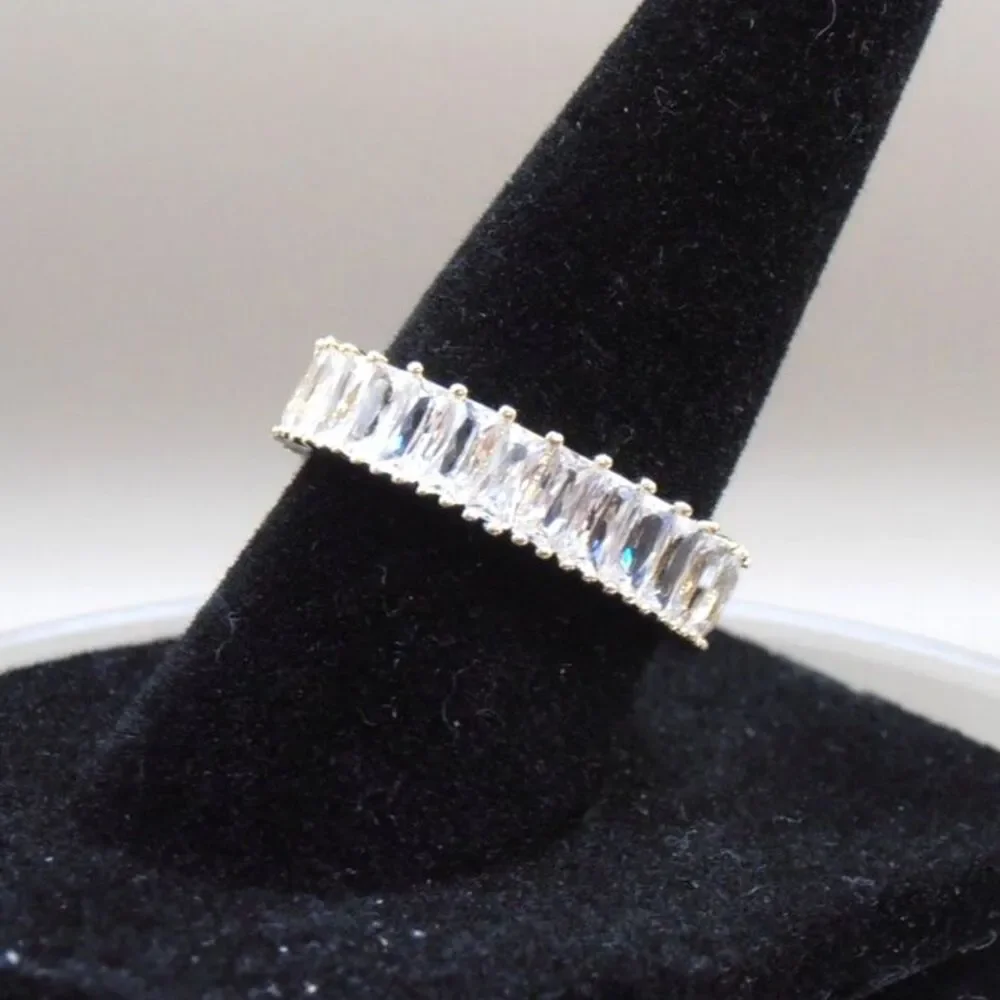 Elegant Gold Tone and CZ Baguette Band - Picture 4 of 5